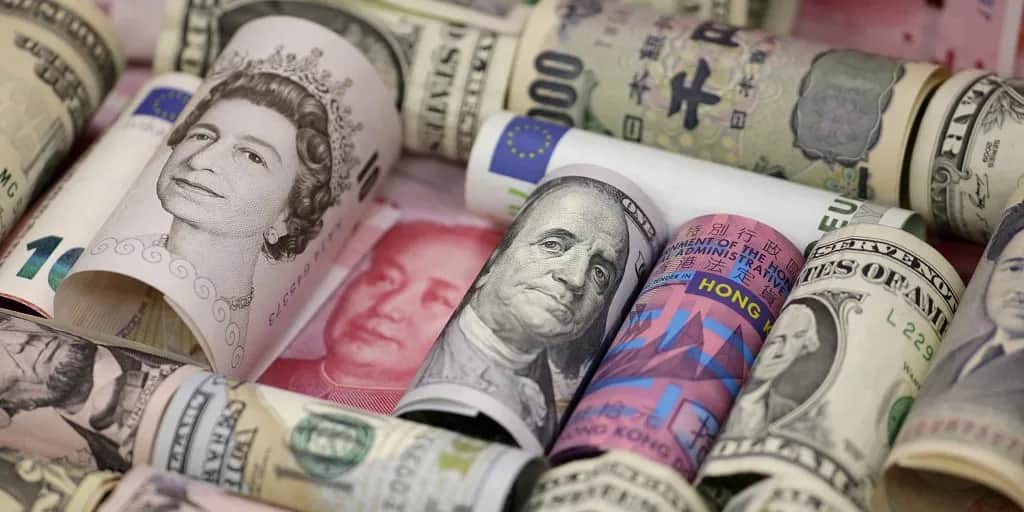 Czy warto inwestować w dolary? Sprawdź ryzyko i zyski inwestycji
